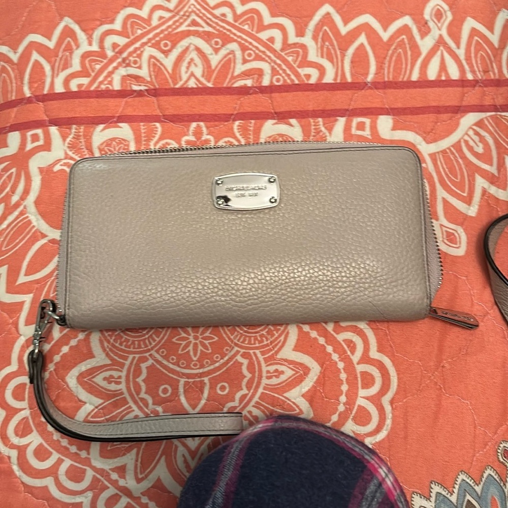 MICHAEL Michael Kors Jet Set Travel Continental leather Wallet Wristlet cement